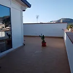 La Terrazza Solarium, In Pieno Centro 60m Dalla Stazione Ferroviaria 700m Dal Mare 公寓 *