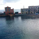 La Terrazza Solarium, In Pieno Centro 60m Dalla Stazione Ferroviaria 700m Dal Mare 公寓 圣塔·弗拉维亚