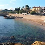 公寓 La Terrazza Solarium, In Pieno Centro 60m Dalla Stazione Ferroviaria 700m Dal Mare 圣塔·弗拉维亚