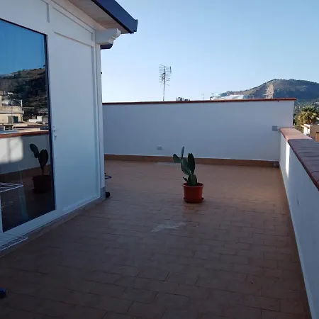 La Terrazza Solarium, In Pieno Centro 60m Dalla Stazione Ferroviaria 700m Dal Mare Appartement *