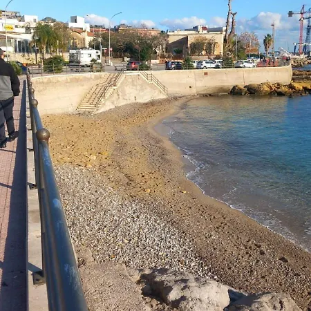 La Terrazza Solarium, In Pieno Centro 60m Dalla Stazione Ferroviaria 700m Dal Mare Daire *